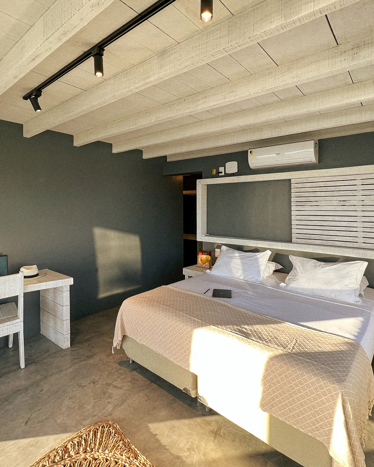 3/6 - Master suite with air conditioning at Casa de Mar with Pool, Club de Mar
