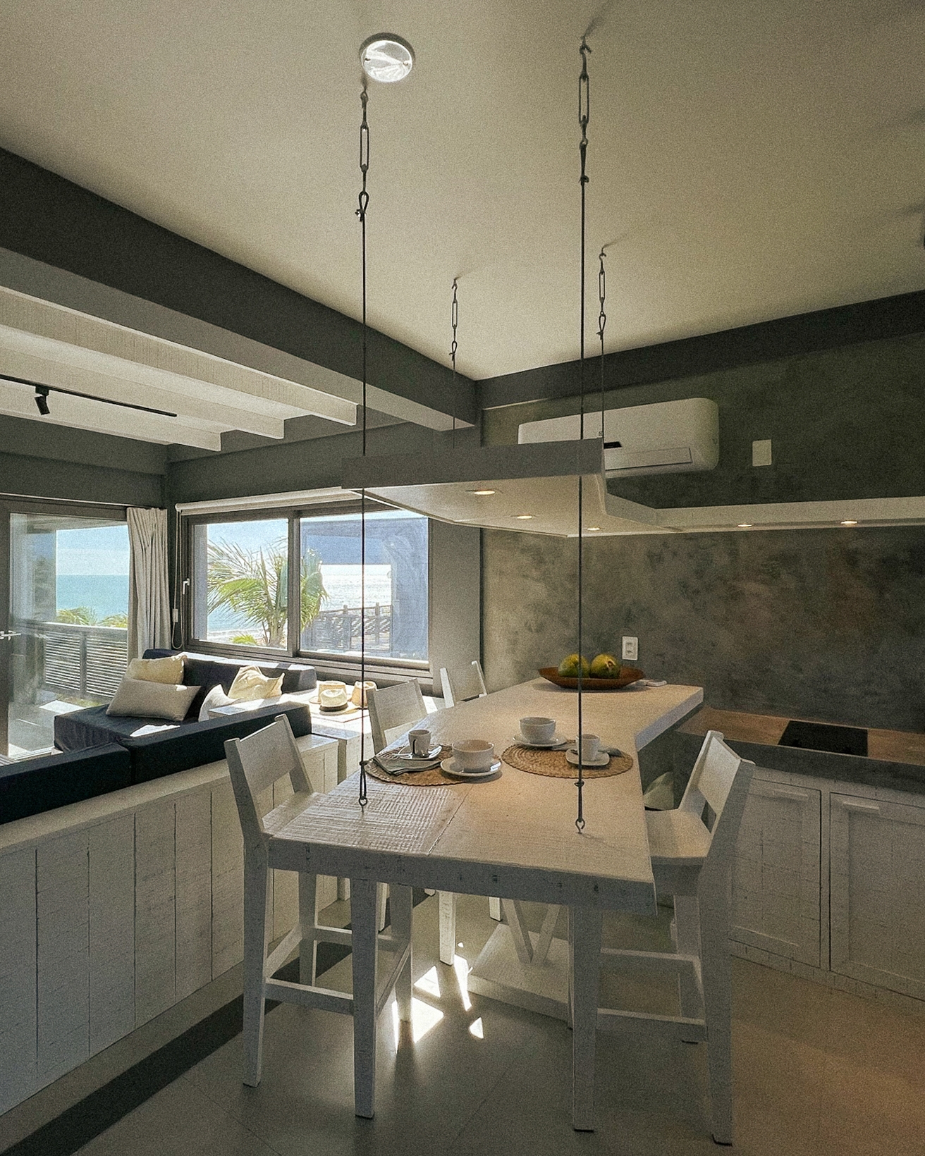 3/5 - Kitchen integrated into living room