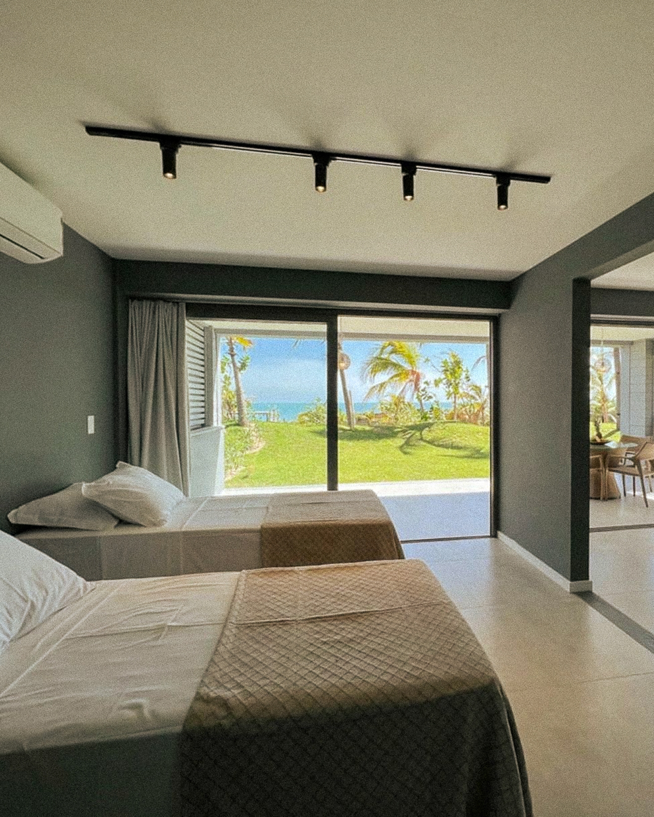1/5 - Bedroom with single beds of Sea Flat Ground Floor, Club de Mar Condo Hotel, Icaraizinho