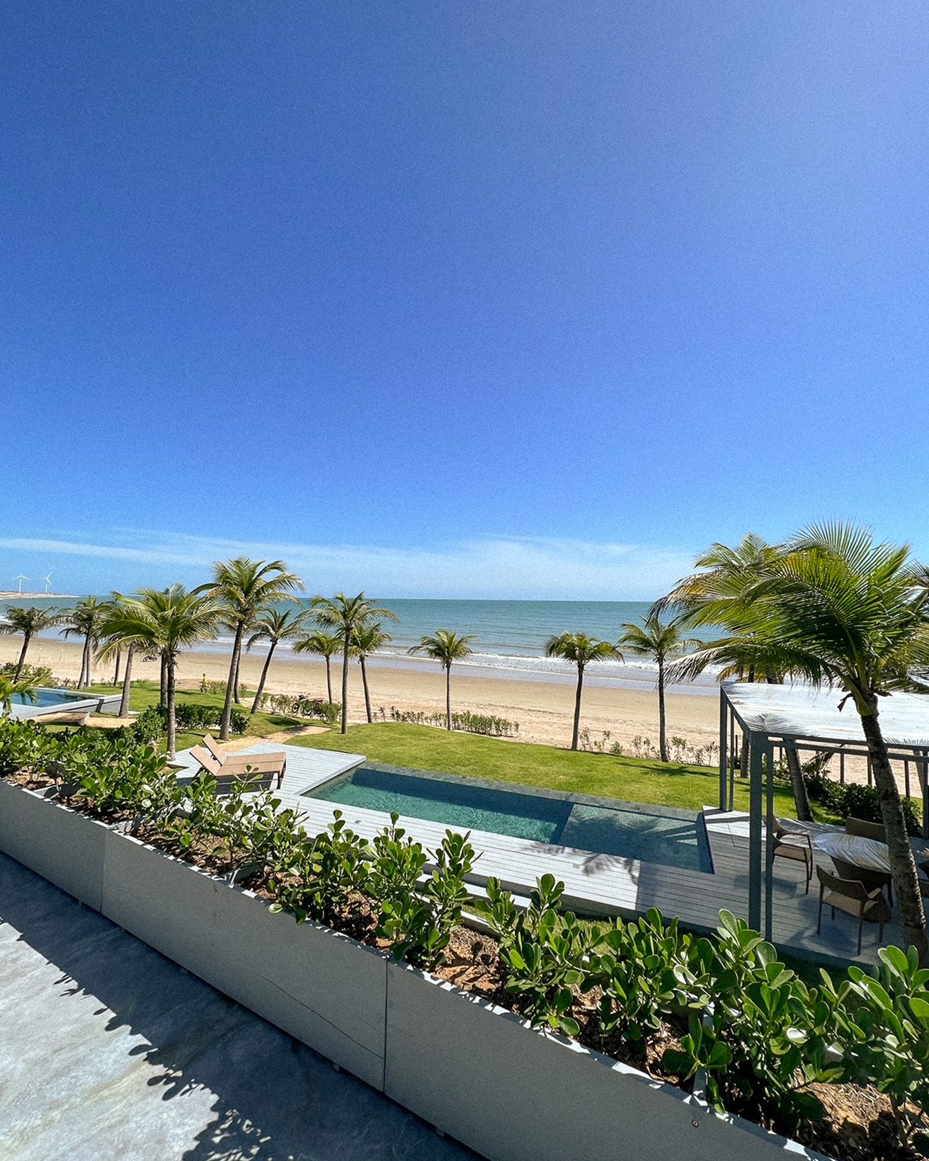 3/6 - Panoramic balcony of Villa de Mar with horizon view, Club de Mar, Ceará